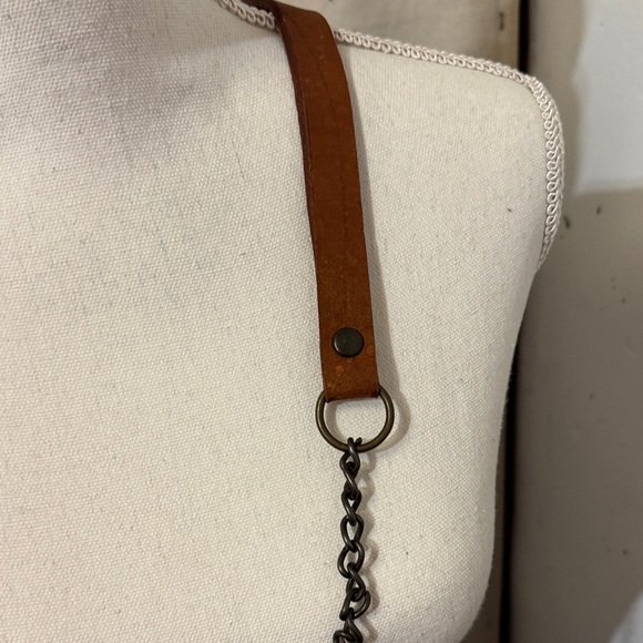 Handcrafted Floral Leather Crossbody Bag - Picture 2 of 5